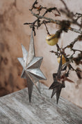 Bild in Galerie-Betrachter laden, Metallstern zum Hängen 25cm/37cm