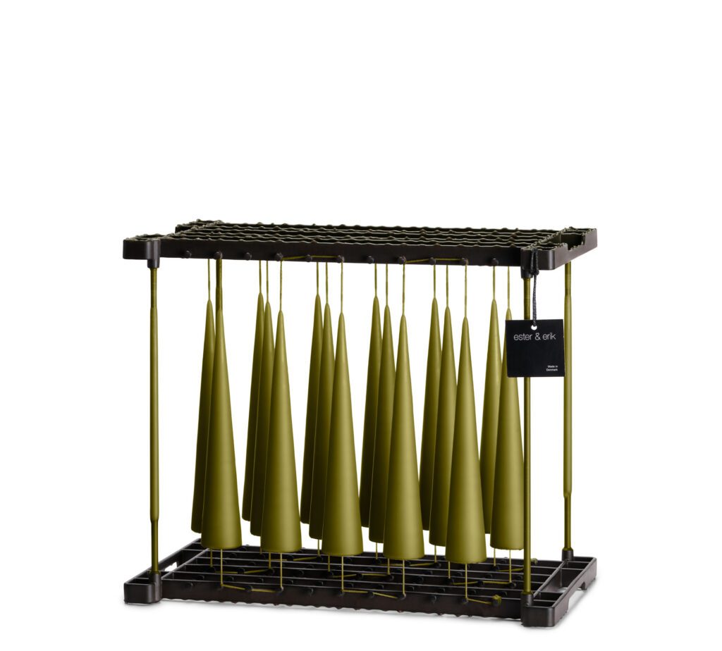 Ester & Erik Kegelkerze No. 78 "Olive glow" matt