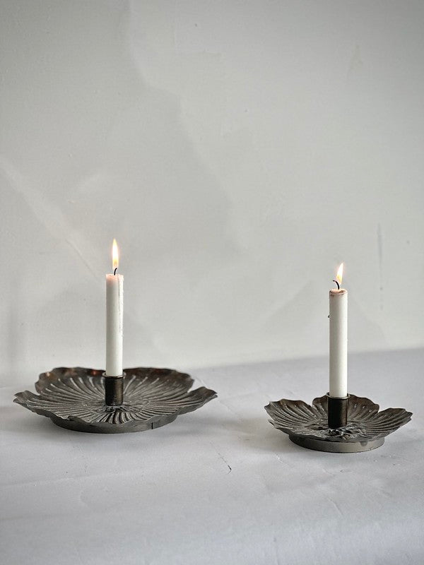 Kerzenständer aus Messing in Blütenform