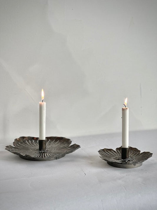 Kerzenständer aus Messing in Blütenform
