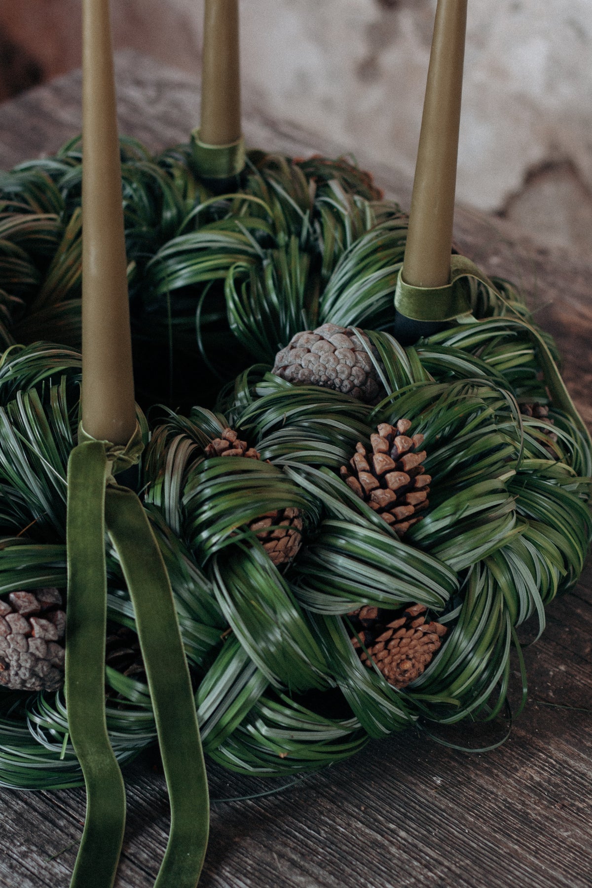 VORBESTELLUNG// Adventskranz aus Gräsern, Zapfen & Ester und Erik Kerzen