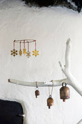 Bild in Galerie-Betrachter laden, Messing Schneeflocke 5cm (3)
