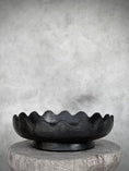 Bild in Galerie-Betrachter laden, Schwarze Keramikschale in zwei Größen
