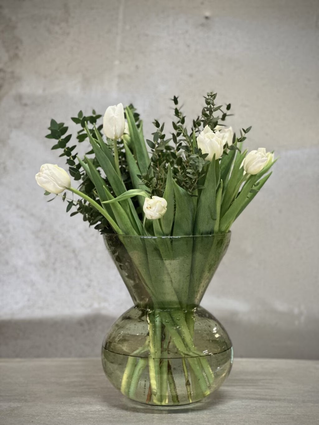 durchgefärbte Glasvase D17cm H 23cm Tulpenvase